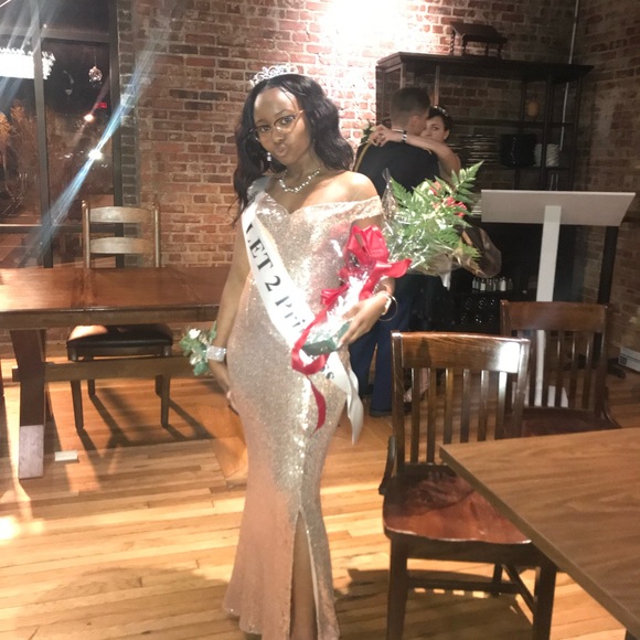 Prom/ military ball dresses - Picture 4 of 6